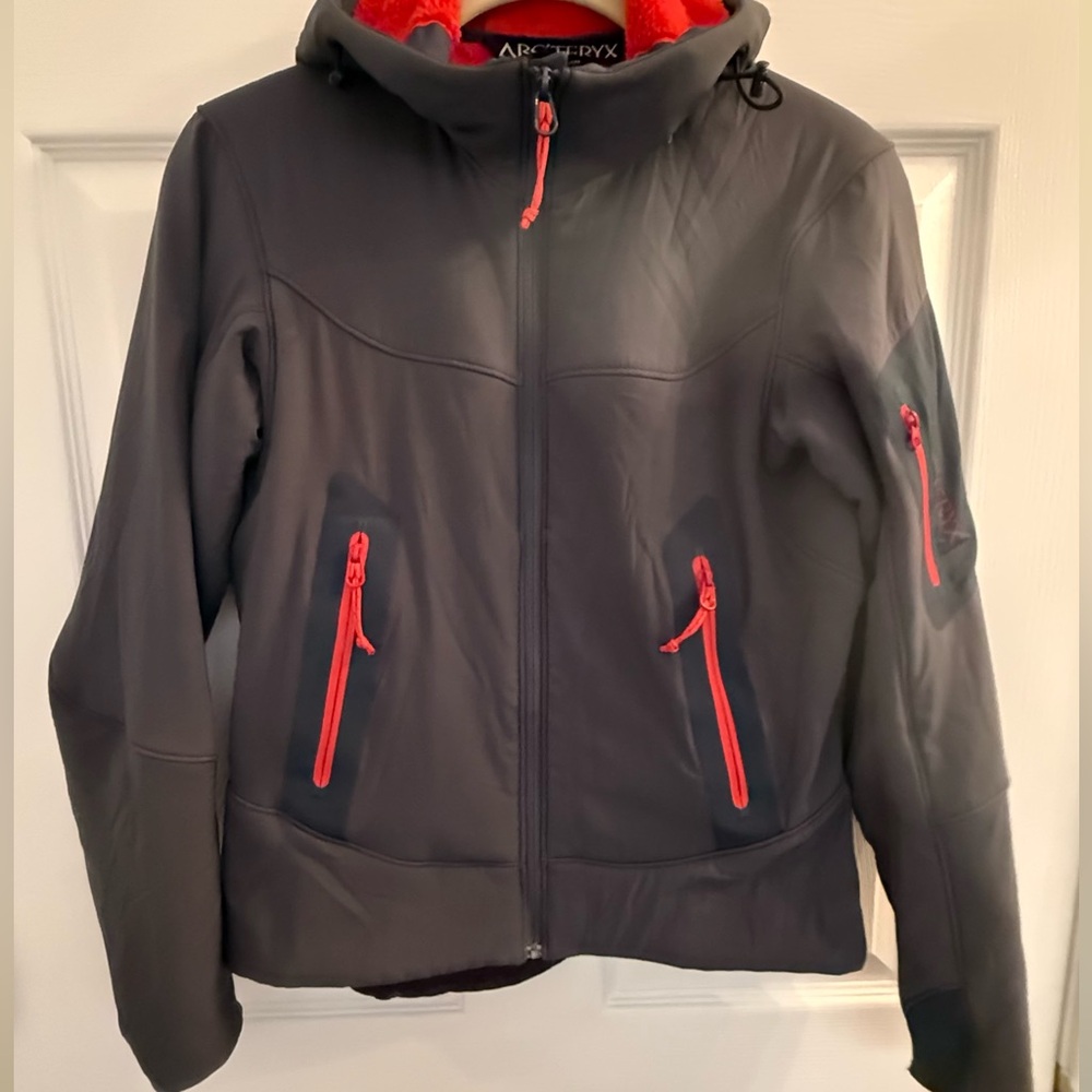 Women’s Graysoftshell Jacket With Red Zippers - image 1
